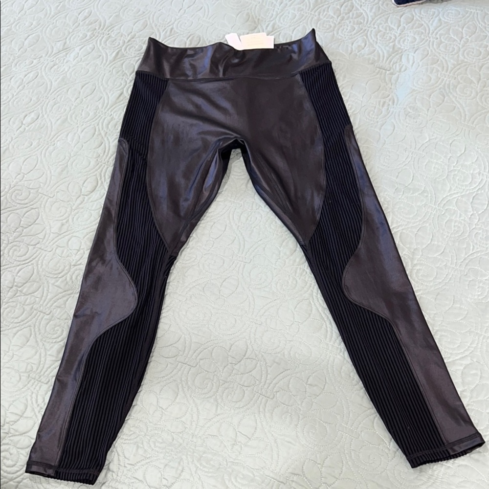 NWT Fabletics Motion365+ Contour High-Waisted Legging